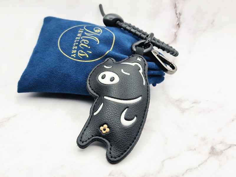 Hangout Piggy 4 Mei's Keyed sleutelhanger | Hangout Piggy | Leer | zwart - wit Mei's Keyed sleutelhanger | Hangout Piggy | Leer | zwart - wit - Afbeelding 3