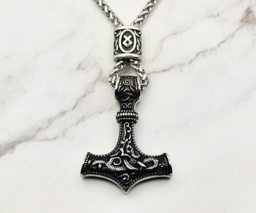 Mei’s Viking Silver Hammer ketting van roestvrij staal in zilver