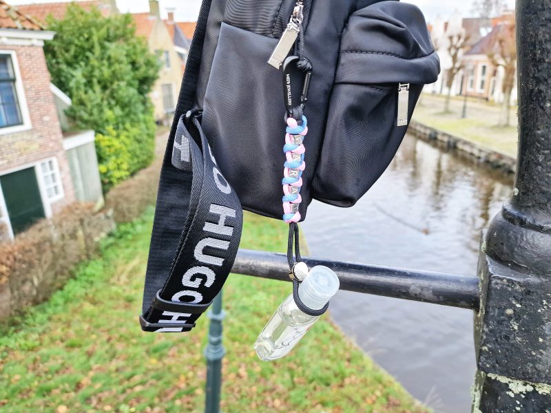 CARAT Cord 5 Mei's Handmade sleutelhanger | CARAT Cord | Paracord - Aluminium | zwart - blauw - roze Mei's Handmade sleutelhanger | CARAT Cord | Paracord - Aluminium | zwart - blauw - roze - Afbeelding 5