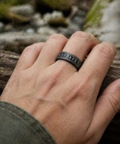 Alternative view of Mei's Viking Midnight Rune | ring | Tungsten