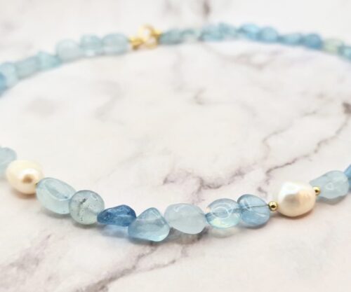 Mei’s Everest Pearl Wave ketting van edelsteen in blauw, goud en wit