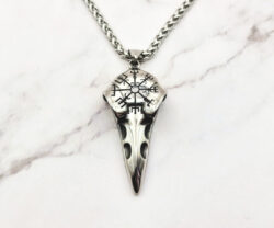 Raven Vegvisir 1 Kettingen met betekenis Mei's Viking Raven Vegvisir | ketting | Stainless Steel