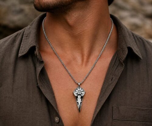 Alternative view of Mei's Viking Raven Vegvisir | ketting | Stainless Steel