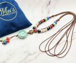 Ceramic Luck 6 Mei's Tibetan Ceramic Luck | ketting | Keramiek Ceramic Luck 6