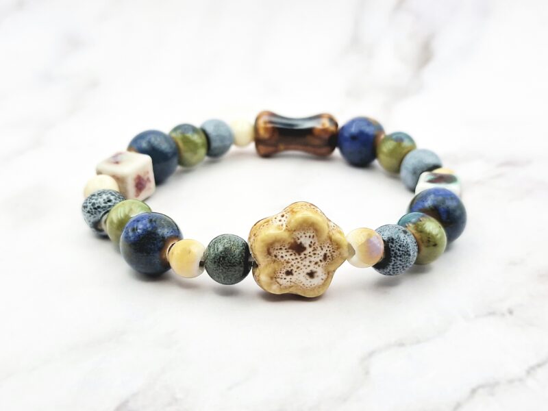 Earth Bloom 1 Mei's Tibetan Earth Bloom | armband | Keramiek Mei's Tibetan Earth Bloom | armband | Keramiek