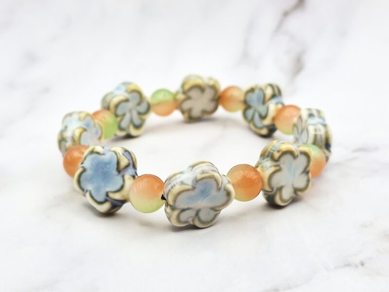 Aqua Blossom 1 Mei's Tibetan Aqua Blossom | armband | Keramiek Mei's Tibetan Aqua Blossom | armband | Keramiek