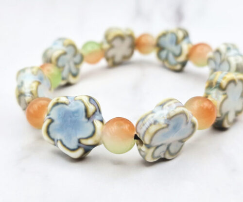 Aqua Blossom 3 Mei's Tibetan Aqua Blossom | armband | Keramiek Mei's Tibetan Aqua Blossom keramische armband met bloemkraal