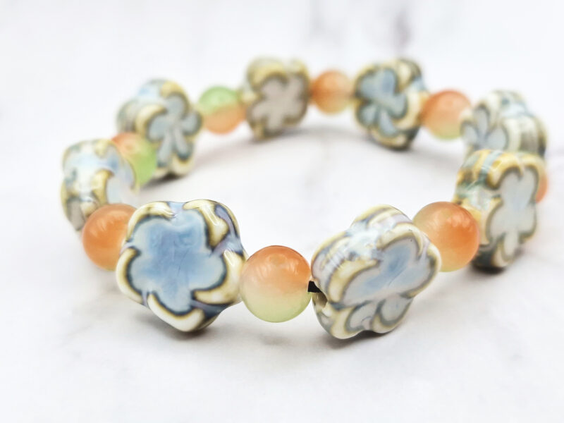 Aqua Blossom 3 Mei's Tibetan Aqua Blossom | armband | Keramiek Mei's Tibetan Aqua Blossom | armband | Keramiek - Afbeelding 3