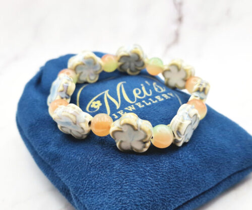Aqua Blossom 6 Mei's Tibetan Aqua Blossom | armband | Keramiek Mei's Tibetan Aqua Blossom keramische armband met bloemkraal