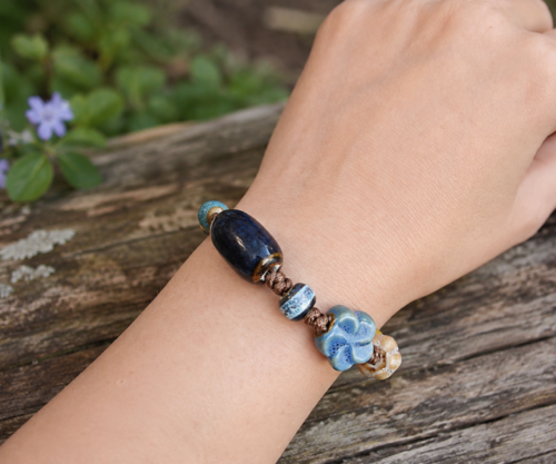 Alternative view of Mei's Tibetan Indigo Bloom | armband | Keramiek