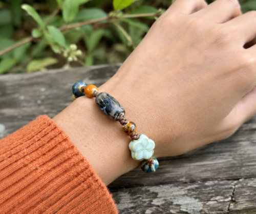 Alternative view of Mei's Tibetan Meadow Bloom | armband | Keramiek